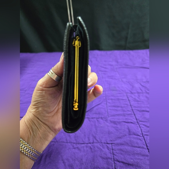 VGC AUTHENTIC CHANEL MINI BLACK CAVIAR LEATHER TIMELESS KISSLOCK WALLET - Picture 4 of 13